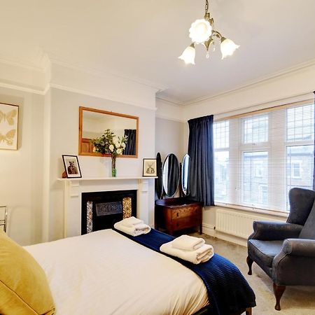 Spacious Victorian Townhouse Near Hcc With Off Street Parking 해러게이트 외부 사진