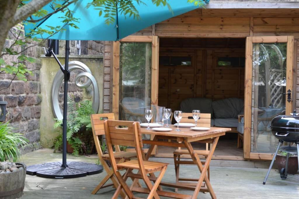 Spacious Victorian Townhouse Near Hcc With Off Street Parking 해러게이트 외부 사진