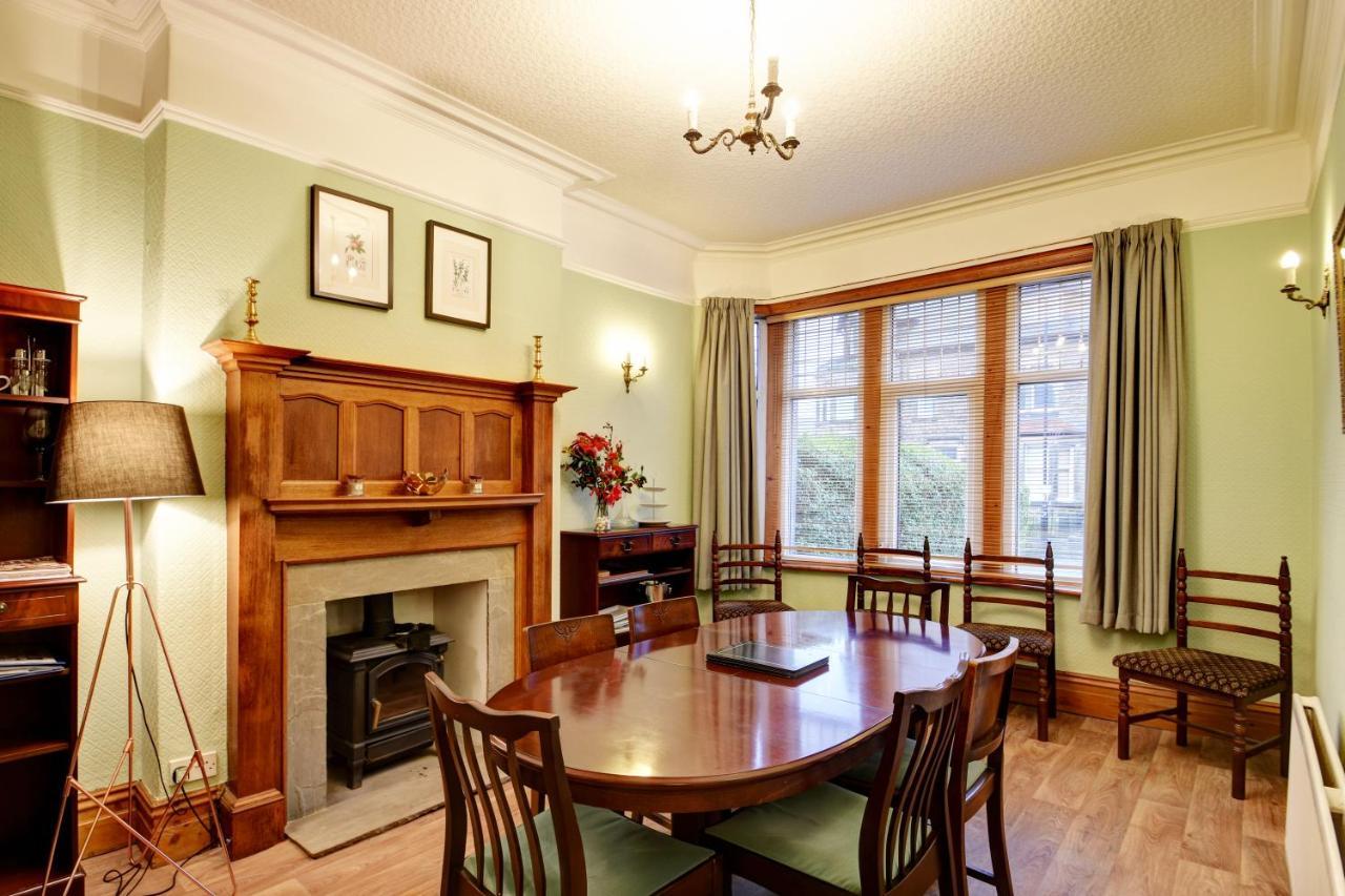 Spacious Victorian Townhouse Near Hcc With Off Street Parking 해러게이트 외부 사진