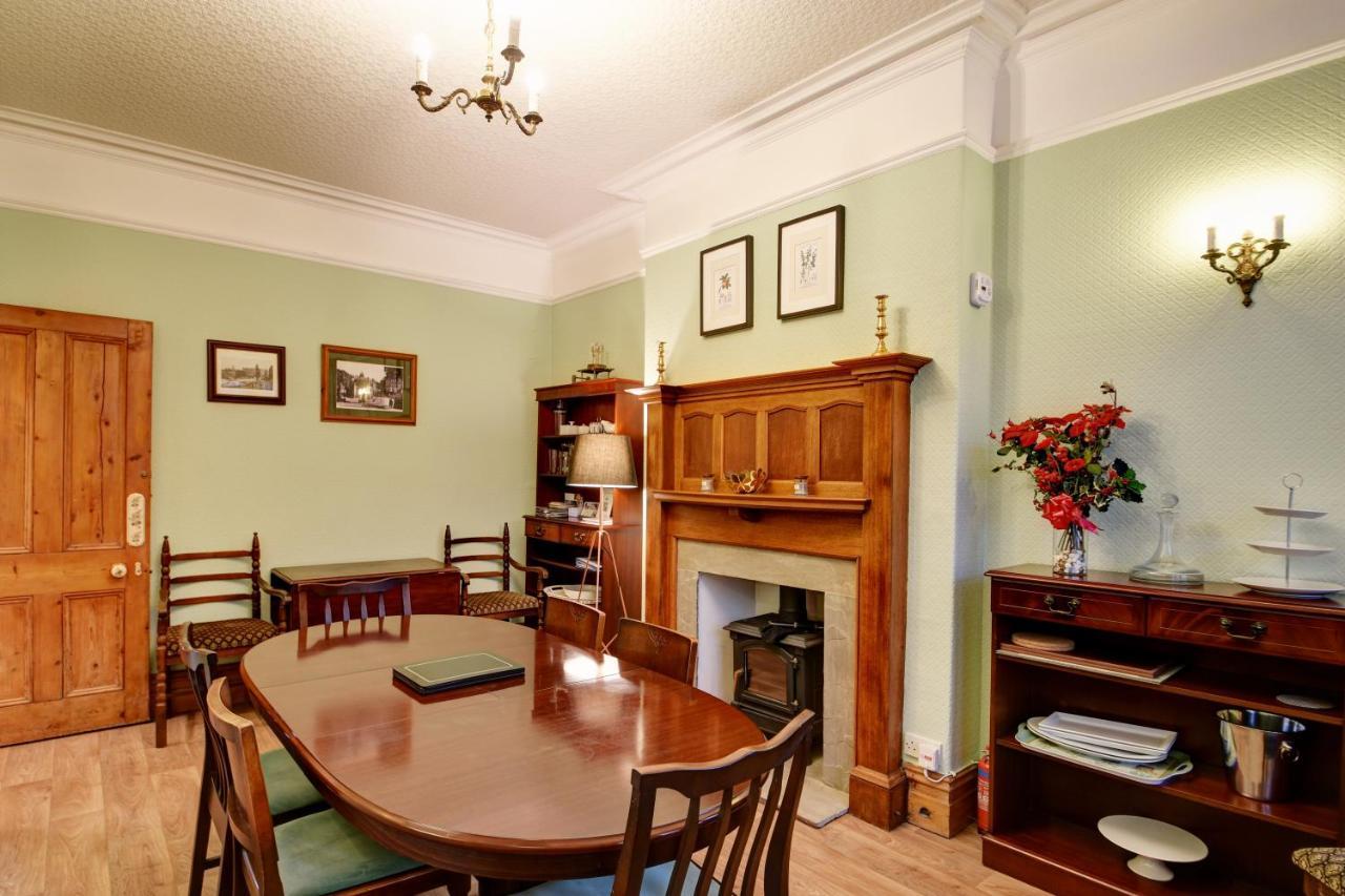 Spacious Victorian Townhouse Near Hcc With Off Street Parking 해러게이트 외부 사진