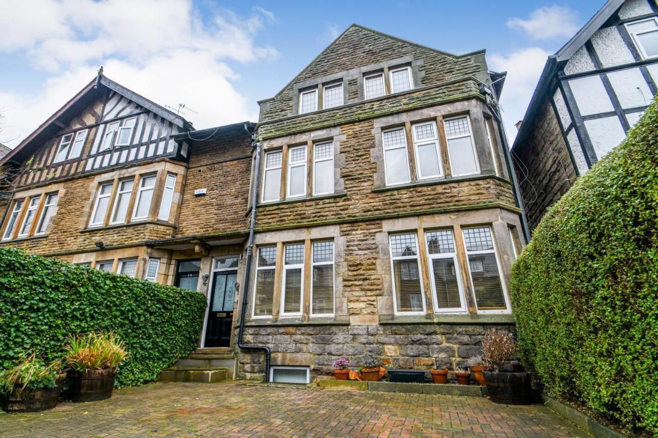 Spacious Victorian Townhouse Near Hcc With Off Street Parking 해러게이트 외부 사진
