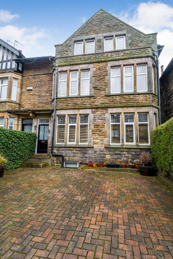 Spacious Victorian Townhouse Near Hcc With Off Street Parking 해러게이트 외부 사진