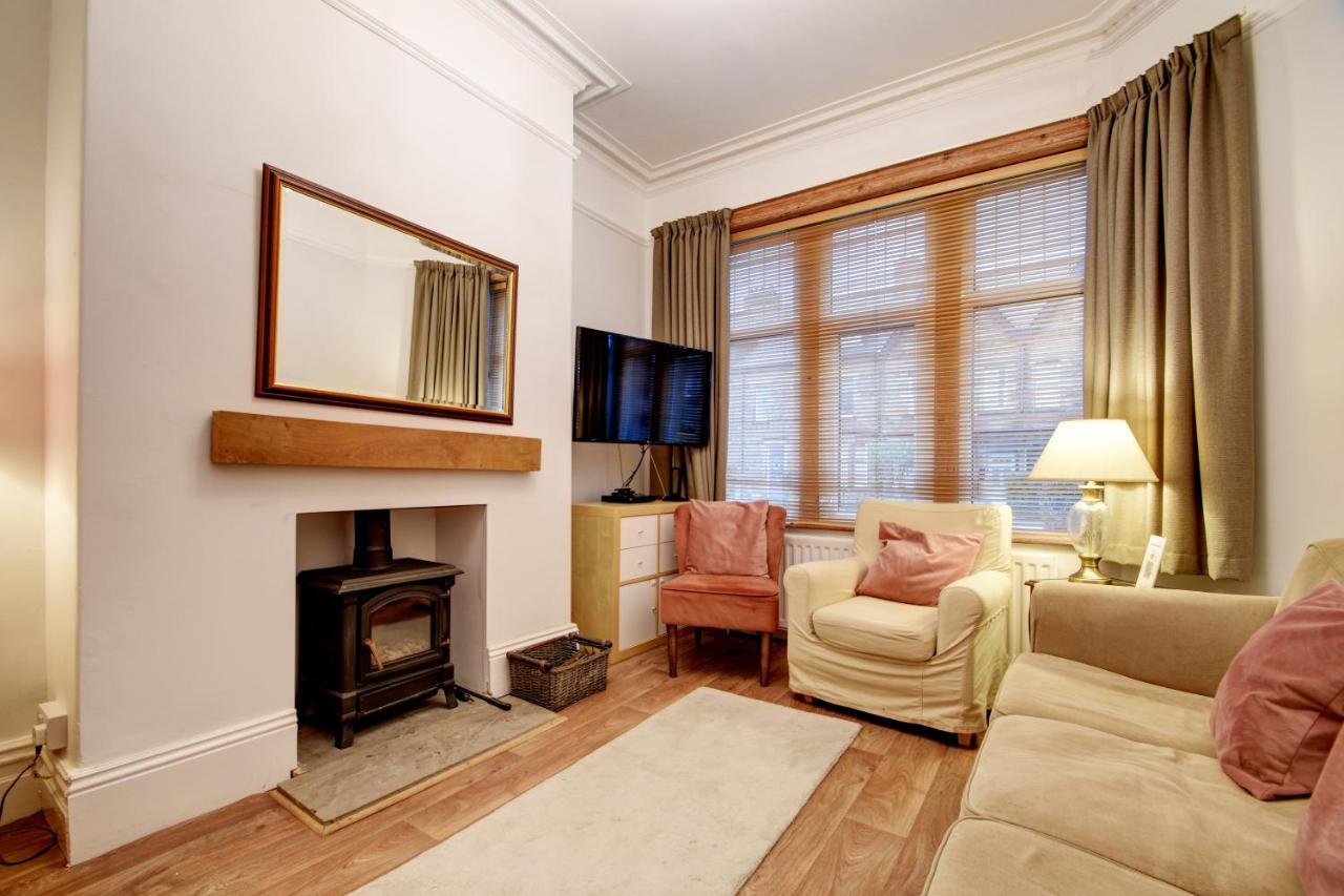 Spacious Victorian Townhouse Near Hcc With Off Street Parking 해러게이트 외부 사진