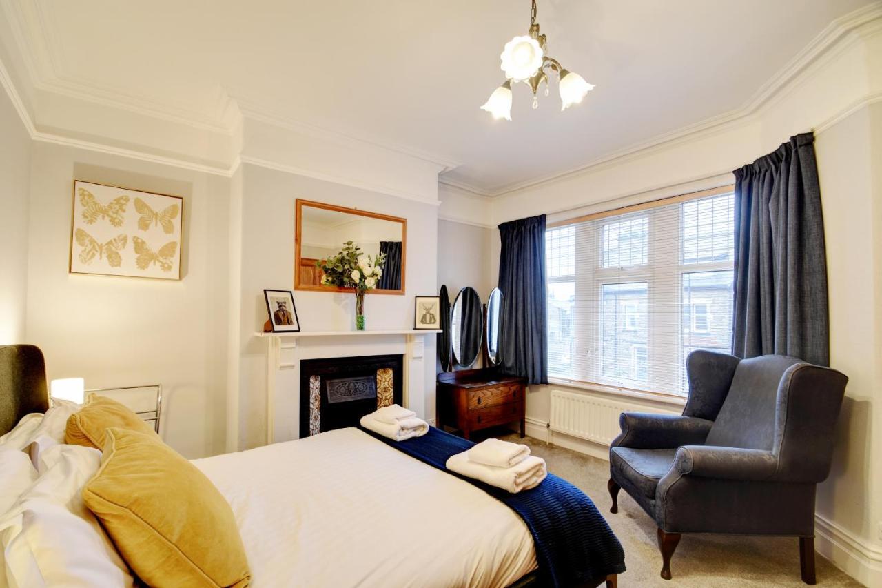 Spacious Victorian Townhouse Near Hcc With Off Street Parking 해러게이트 외부 사진